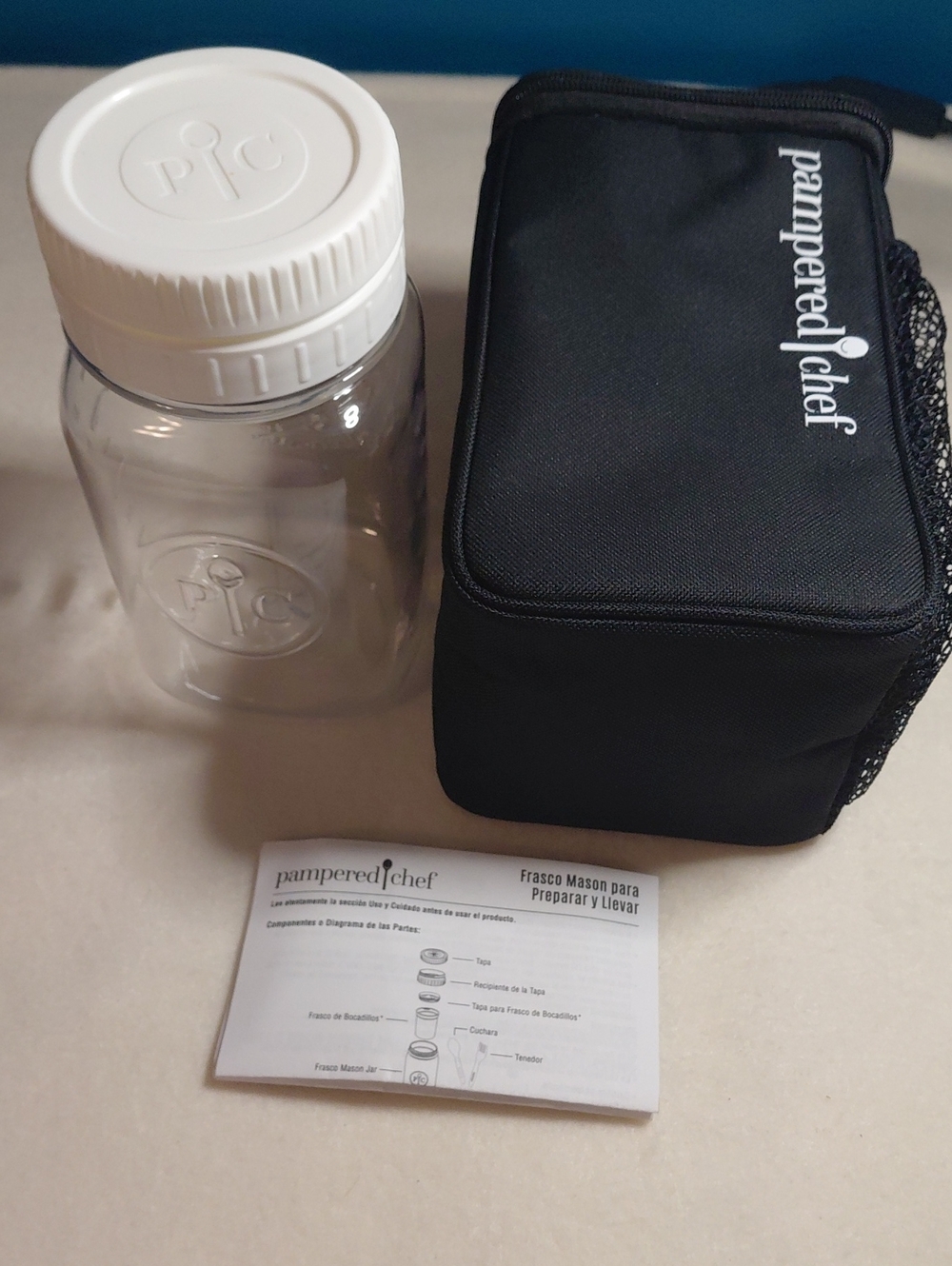 Pampered Chef White-Lidded Mason Jar with Black Insulated Carry Case NWOT